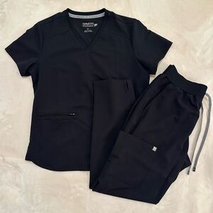 Fabletics Scrubs Set - Black, Size Medium Mode Top & Ion Pant